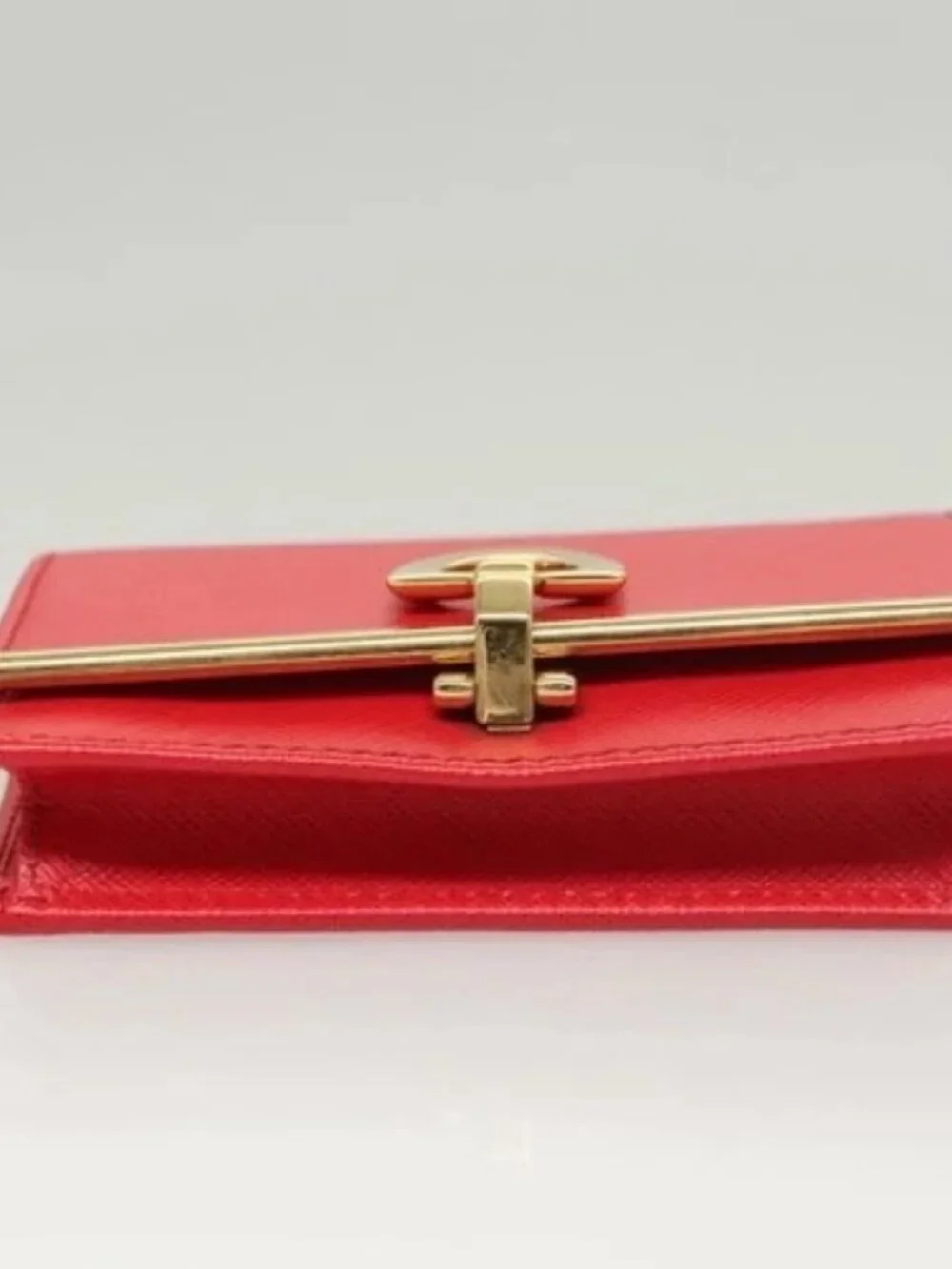 Salvatore Ferragamo Gancini Card Case Leather Red Gold Auth bs24757